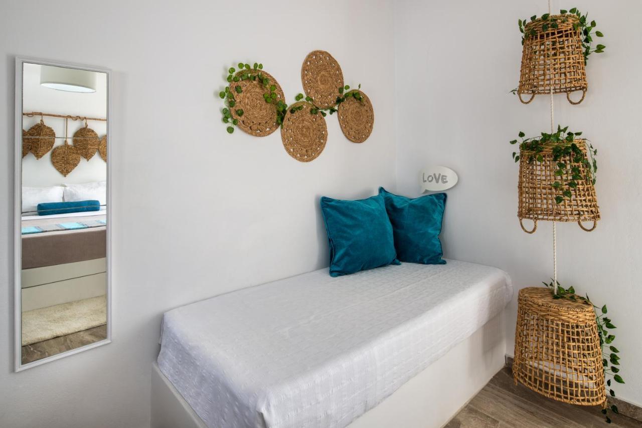 Sol Mare Salis Apartment Kamari  Ngoại thất bức ảnh